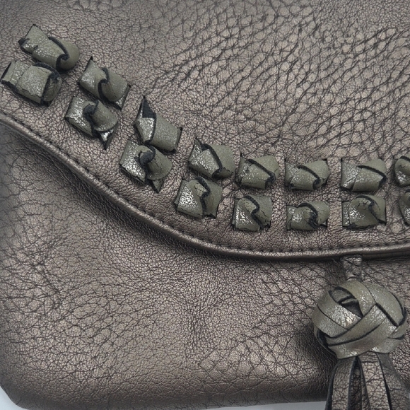 Chic Metallic Bronze Crossbody Bag with Tassel - Picture 4 of 16